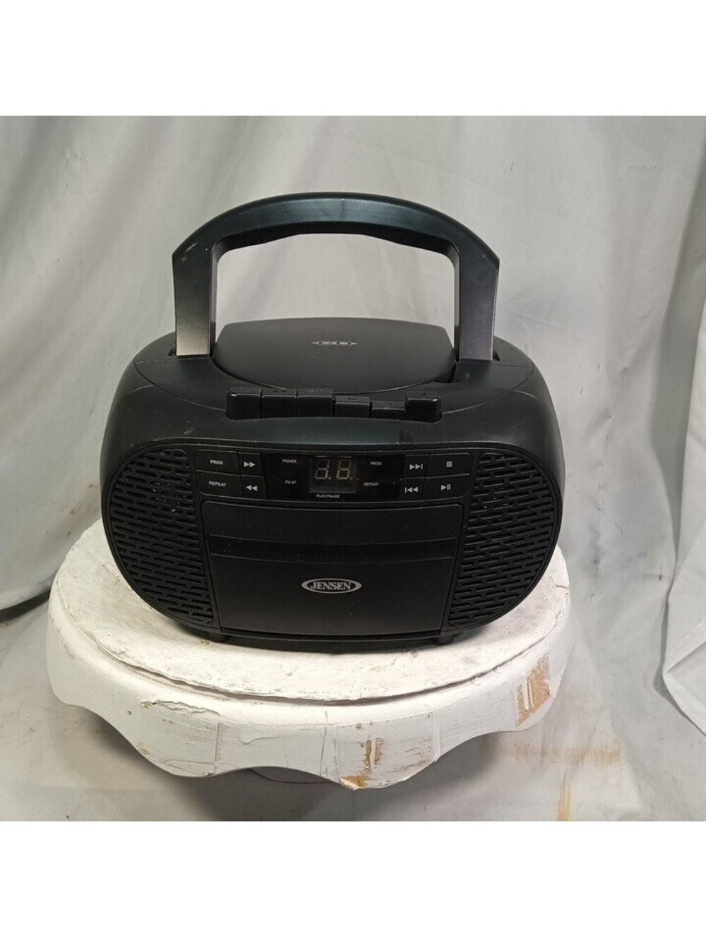 Jensen CD-550 Portable CD Player Boombox AM/FM Radio Black Pre-Owned
